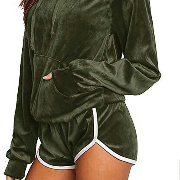 2PC Valour set w/ hoodie & shorts. Green 🌳 - Picture 1 of 5